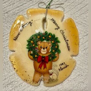 1987 Florida Sand-dollar Charming Christmas Bear Ornament with Wreath